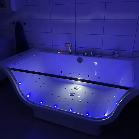 ***upscale***city Center*